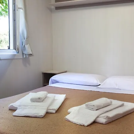 Villaggio Turistico Maderno 3* 토스콜라노마데노