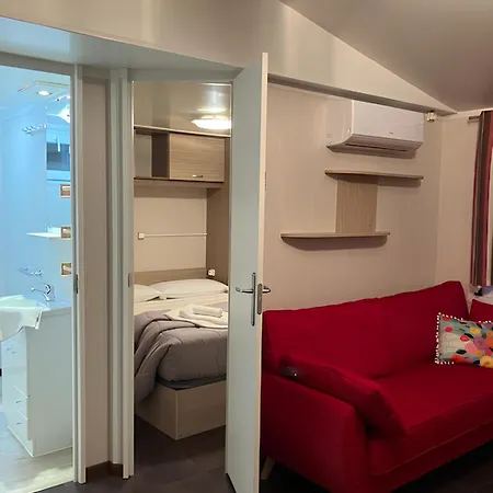 Villaggio Turistico Maderno 토스콜라노마데노