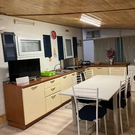 Villaggio Turistico Maderno טוסקולנו מדרנו